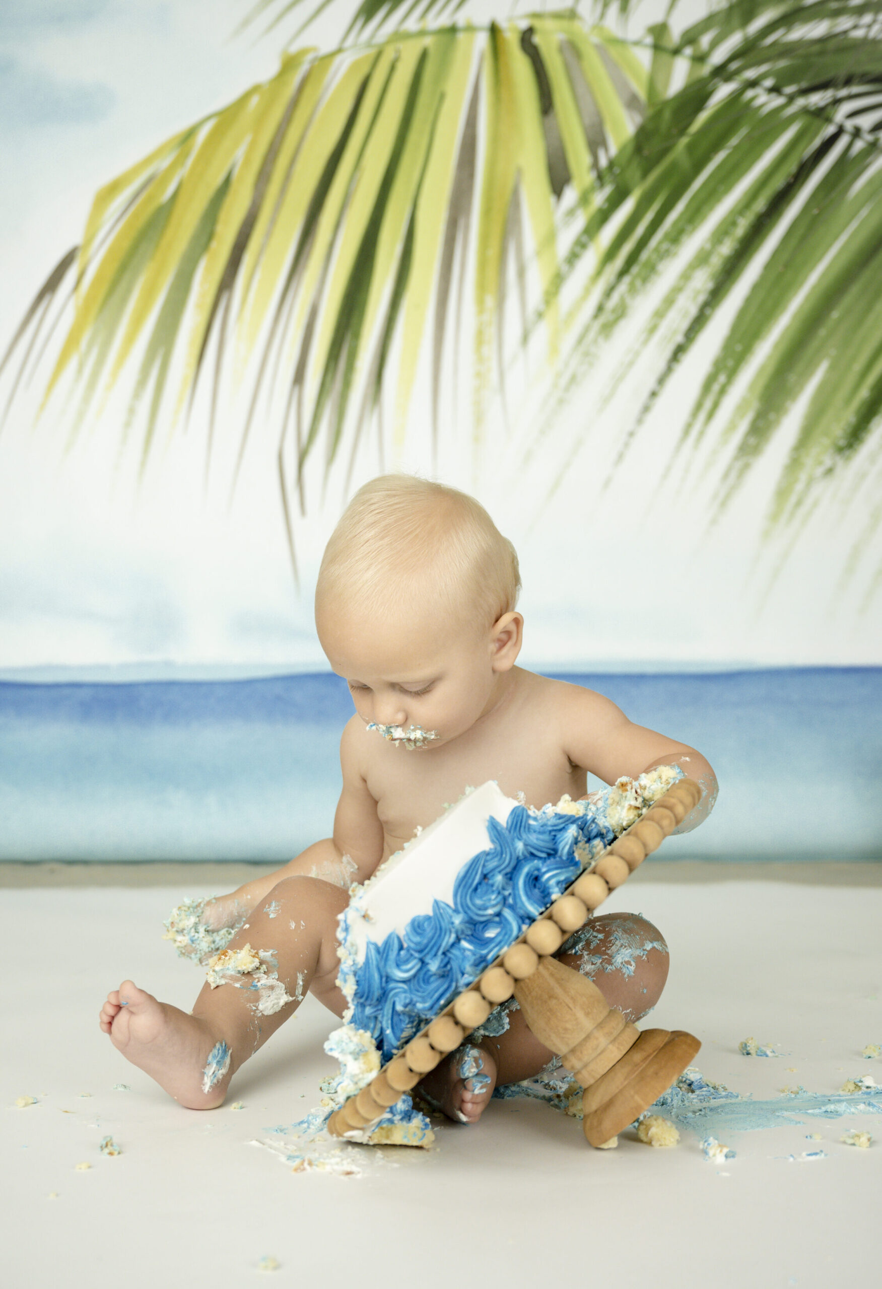 Surfer Cake Smash: Catch the Birthday Wave