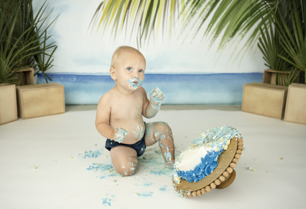 Surfer Cake Smash: Catch the Birthday Wave